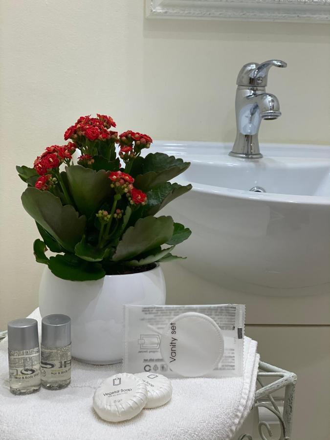 Tre Santi Bed & Breakfast Lecce Exterior photo